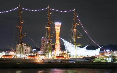 日本丸と海王丸のライトアップ＆神戸港の夜景