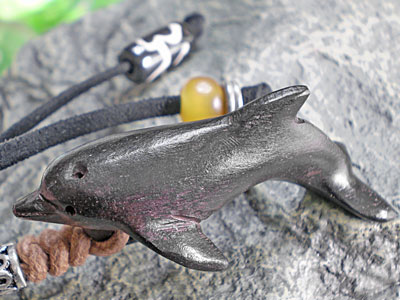海モチーフ★ウッド（木彫り）ストラップ　イルカ